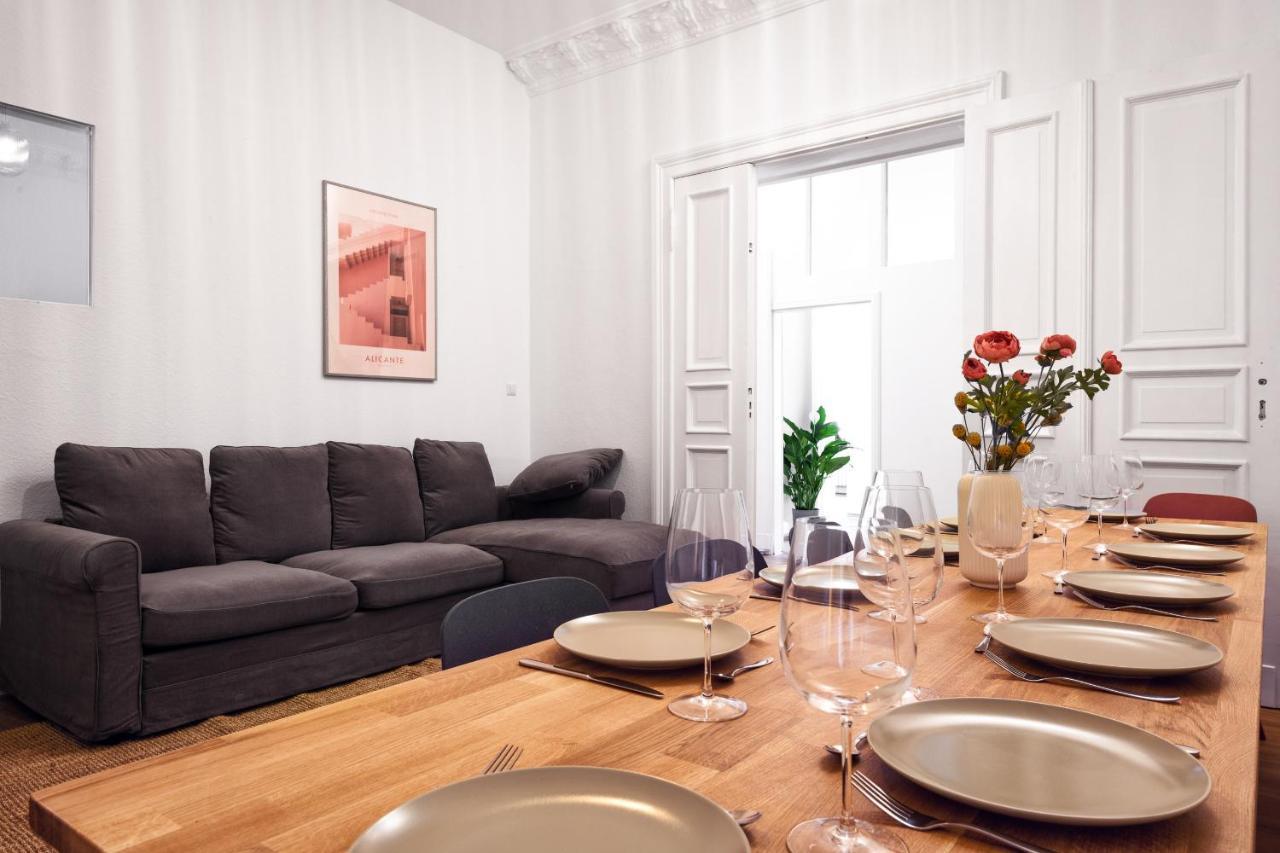 Riesiges Apartment Nahe Kudamm Sehr Schoner Altbau 123M2 Gross 12 Gaste Berlin Bagian luar foto
